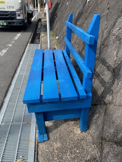 日記】市内循環バスのバス停ベンチ: 加藤晴明の暮らしつづれおり